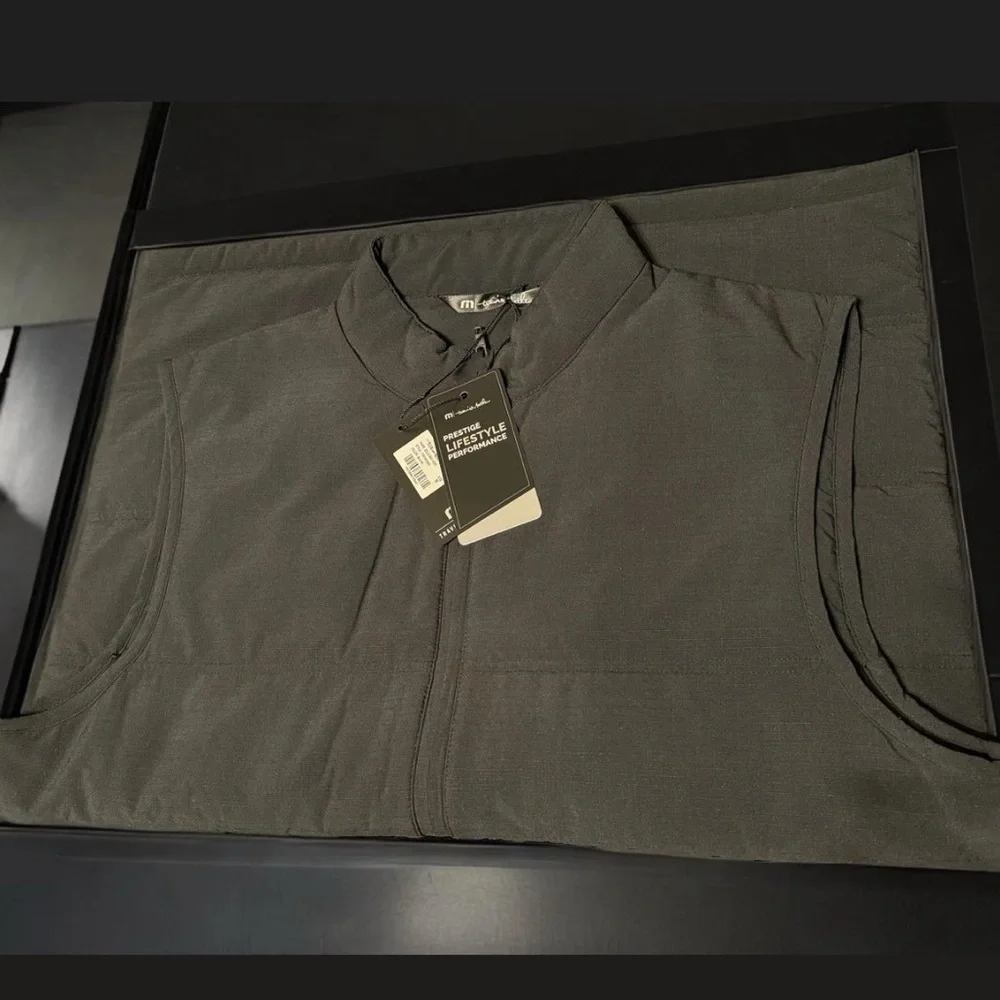 TravisMathew vest - Picture 3 of 8